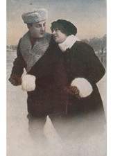 Non Viaggiata antica cartolina innamorati moda d'epoca pattinaggio sul ghiaccio
