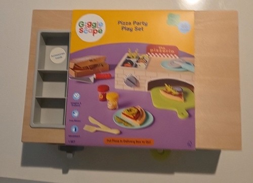 Giggle scape pizza - party, play
