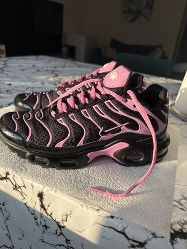 Selling these black - selling, pink