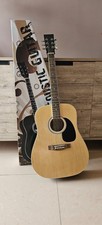 Chitarra acustica con