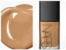 Fondotinta Nars Sheer Glow