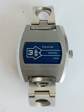 Orologio digitale meccanico
