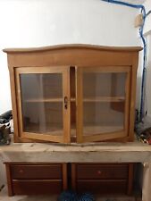 vetrinetta antica a parete