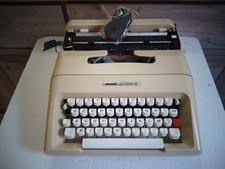 MACCHINA DA SCRIVERE OLIVETTI