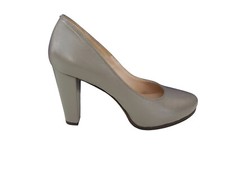 Decollete' in pelle, tacco 90