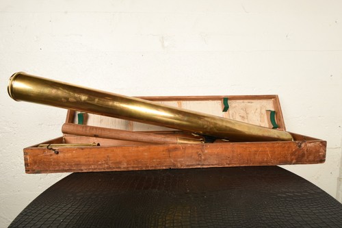 Antico telescopio vintage