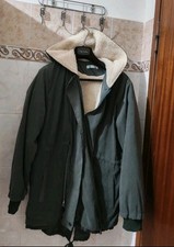 parka verde con pelliccia