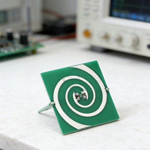 Antenna polarizzata circolare