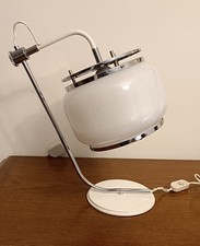 Lampada da tavolo italiana