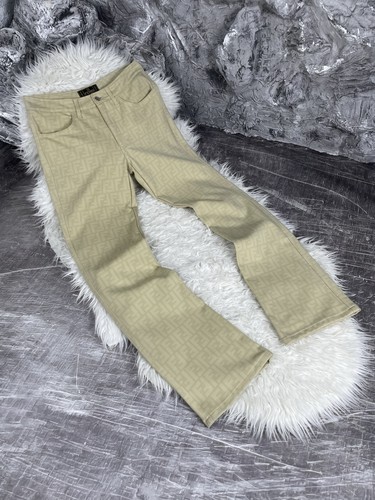 Pantaloni bootcut rari