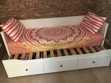 divano letto con contenitore e materassi. Vendo per trasferimento ad altra città