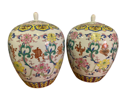 Antichi vasi con coperchi - con,