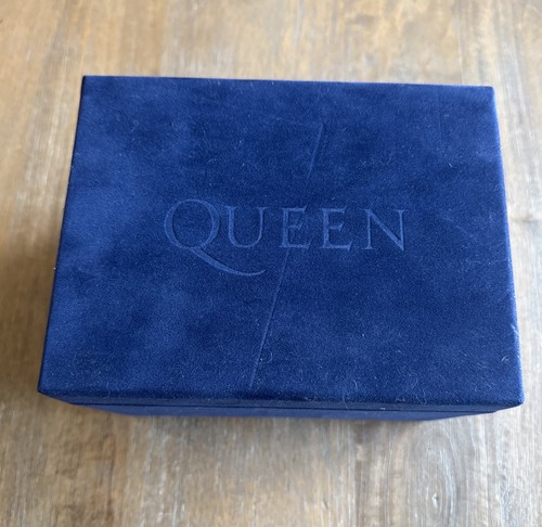 Queen the crown - the,