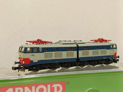 Arnold 2533 locomotiva - arnold,