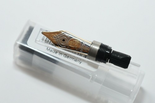 Plumín pelikan pluma - pelikan,