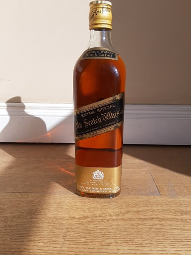 Johnnie walker black label - johnnie,