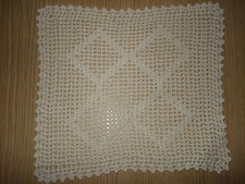 CENTRINO QUADRATO FATTO A MANO