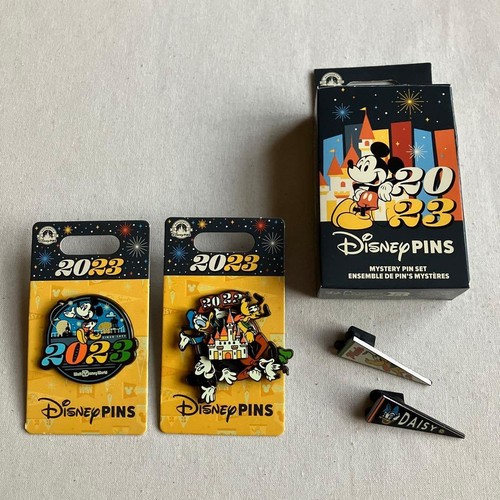 Distintivo spilla disney store - distintivo,