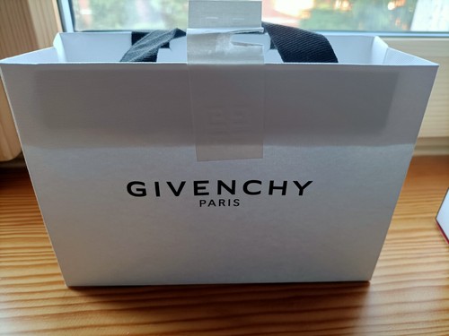 Givency interdit non - givency, l'interdit