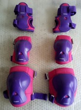 Protezioni Roller Monopattino Skate Ecc... per bambino 5 - 10 anni sono 3 set