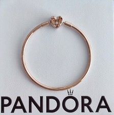 Pandora 582594C01-17 Bracciale Rose Gold Rigido Chiusura a Cuore e Farfalla 