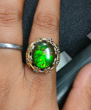 Pietra preziosa ammolite verde