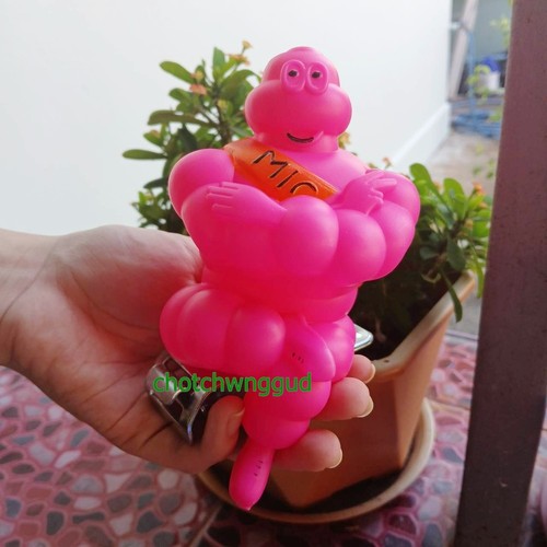 Bambola uomo rosa - 6", figura