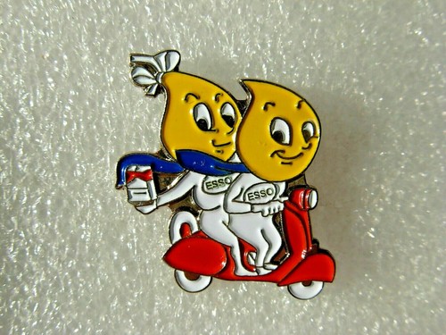 Esso scooter pin - , badge