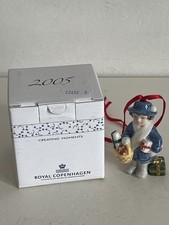 Royal Copenhagen Decorazione Natalizia 2005 Bambina con Regali #155 e Scatola
