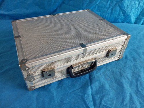 Valigia vintage metallo - in,