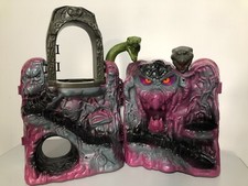 SNAKE MOUNTAIN  , CASTELLO MOTU , MASTERS OF THE UNIVERSE .