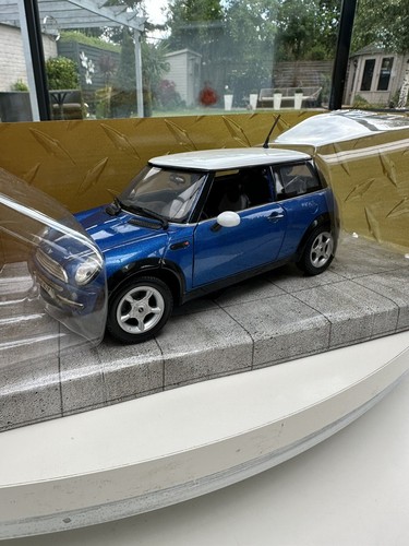 Modellino auto pressofuso - , 1/18