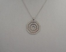 Ciondolo ottagonale lungo 18"