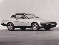 TRIUMPH TR7 F.H.C. L.H.D. FRONT SIDE VIEW, PERIOD PHOTO, TEXT? TO REAR.
