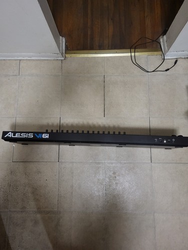 Used key midi controller - 61,