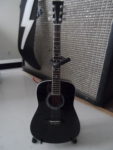 Johnny cash martin signature - johnny,