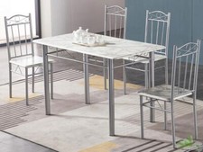SET TAVOLO RETTANGOLARE EFF. MARMO BIANCO 120X70Xh75 CM + 4 SEDIE MDF ACCIAIO