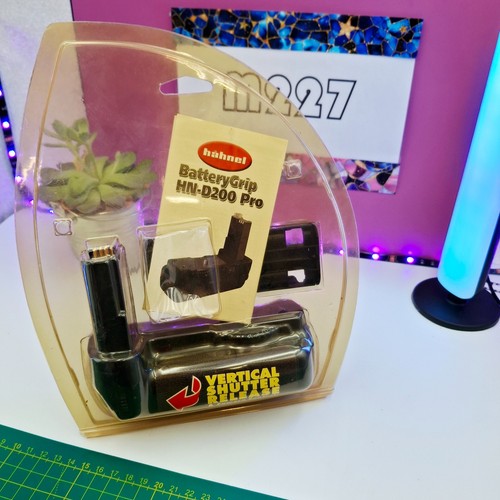 Hahnel battery grip d200 - battery,