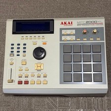 AKAI Professional MPC2000XL