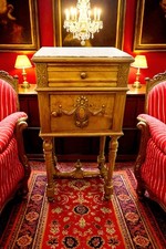 comodino francese"table de nuit" Restaurato Di Fine 800