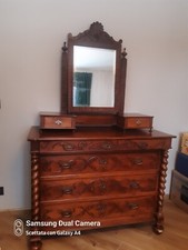 comò in noce con specchio