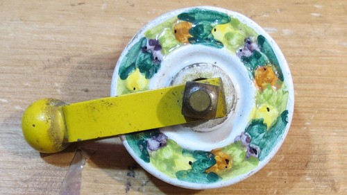 Vecchia carrucola ceramica - in,
