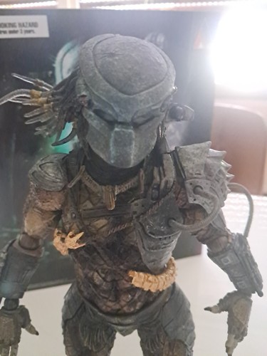 Modellino predator play arts - predator,
