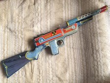 RARA PISTOLA FUCILE SPAZIALE A BATTERIA LITOGRAFICA LATTA GRECIA ANNI 60 KB HORIKAWA JAPAN OTTIME CONDIZIONI