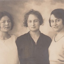Tre bellissime donne con
