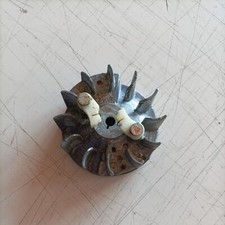 VOLANO MAGNETICO PER MOTOSEGA EMAK OLEO MAC 935 DF EFCO 134 135 ricambi usati