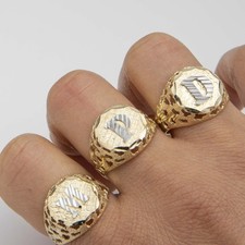 Anello In Oro 10K Con Design A Nido D'Api Iniziale Lettera Oro Giallo E Bianco