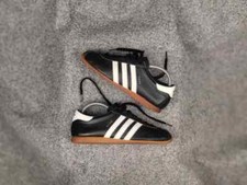 Sneaker vintage Adidas Originals Rekord in pelle nera stile Y2K