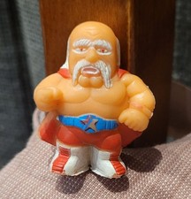 SOMA Figures WWF MASTER WRESTLER MINI PVC 1986 Hulk Hogan Rosso