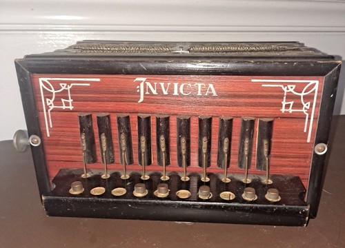 Antica scatola bottoni